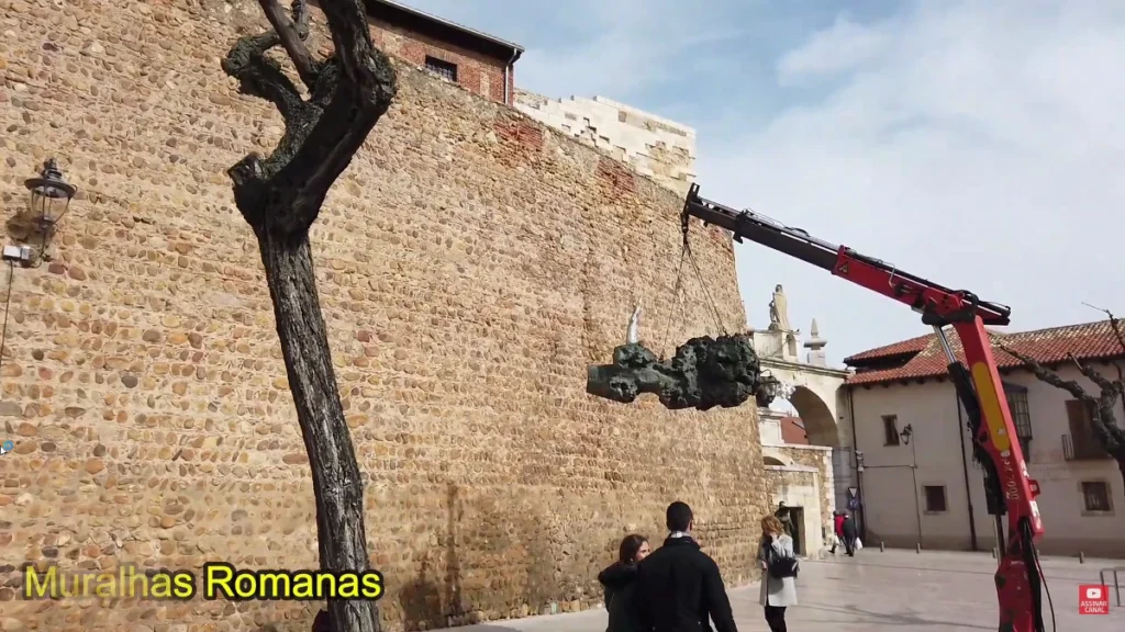 Muralhas romanas antigas em León, Espanha.
