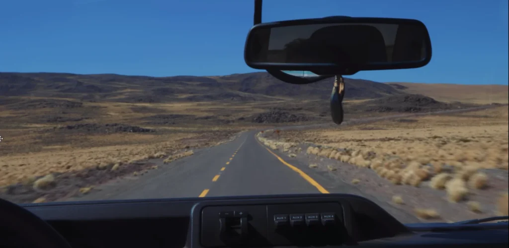 Deserto do Atacama com vista para montanhas ao fundo