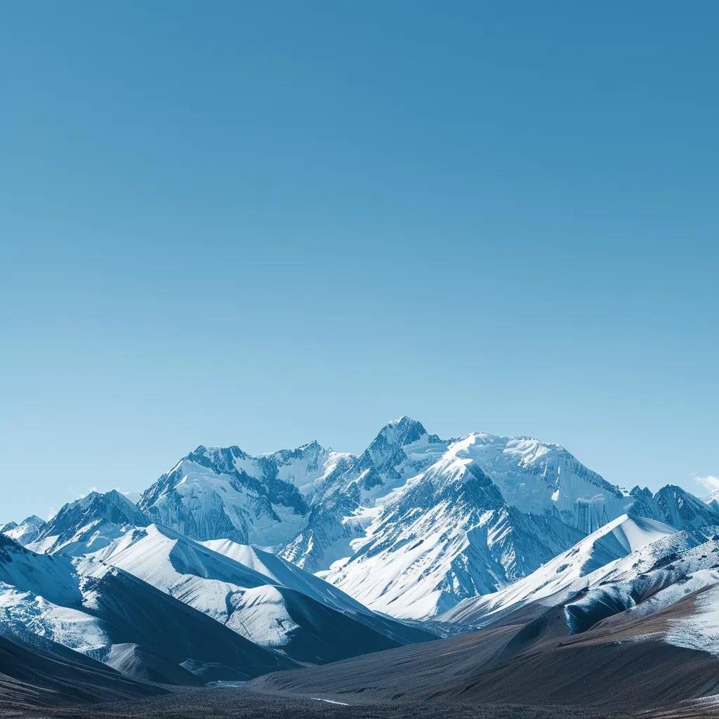 uma majestosa vista das montanhas andinas do chile, cobertas de neve branca, com picos dramáticos sob um céu azul cristalino, transmitindo a calma e a beleza intensa do inverno chileno, perfeita para um guia de viagem sobre esta região.