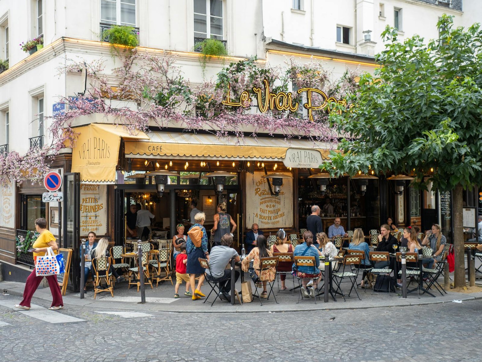 charmoso bistrô parisiense le vrai paris com clientes