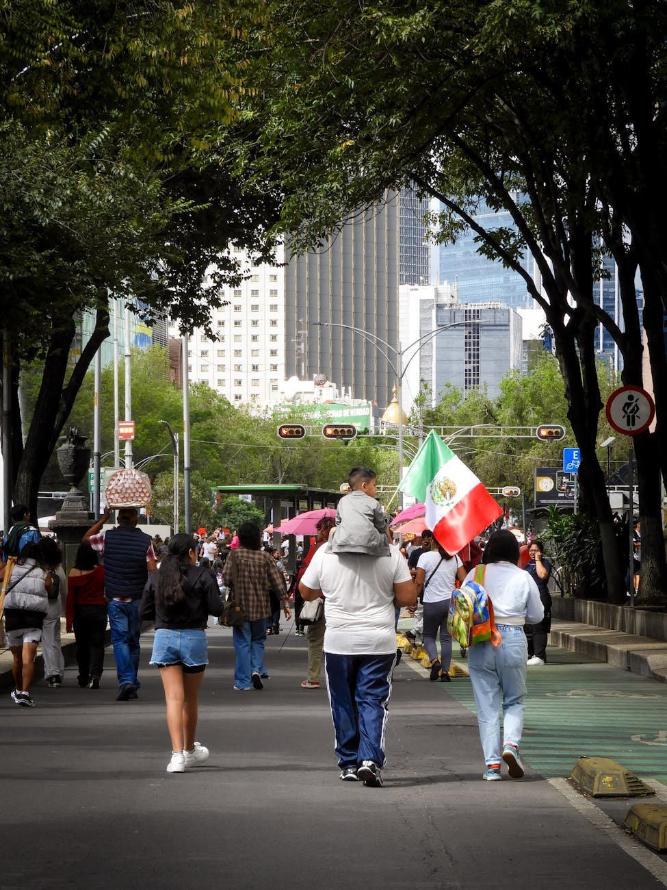 desfile de celebração familiar na cidade do méxico