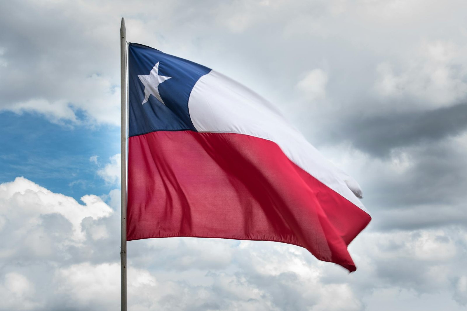 photo of flag during daytime