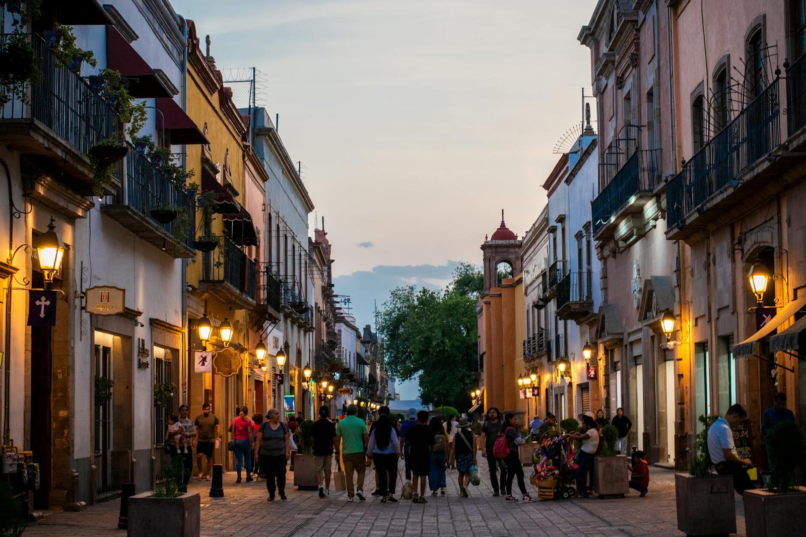 noite encantadora em santiago colonial de querétaro