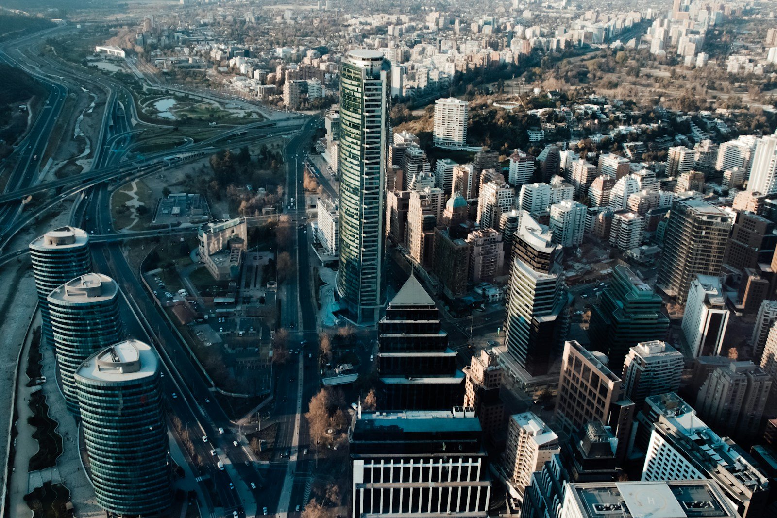 foto aérea de edifícios da cidade