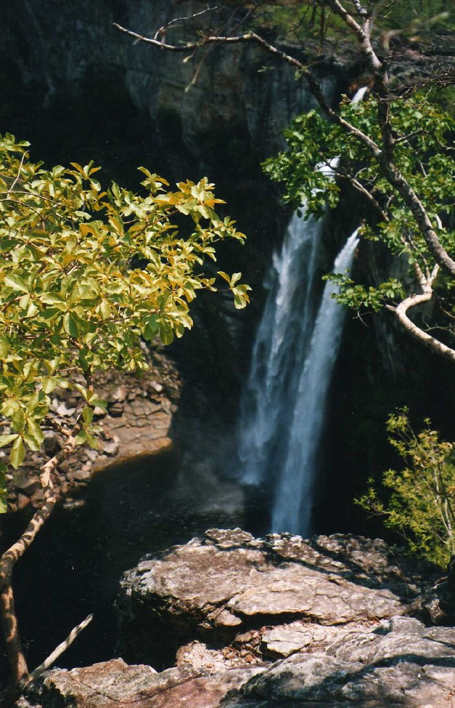 Cachoeira dos Saltos do Rio Preto (120m) na Chapada dos Veadeiros, Goiás, um dos melhores destinos de aventura e trilhas do país.