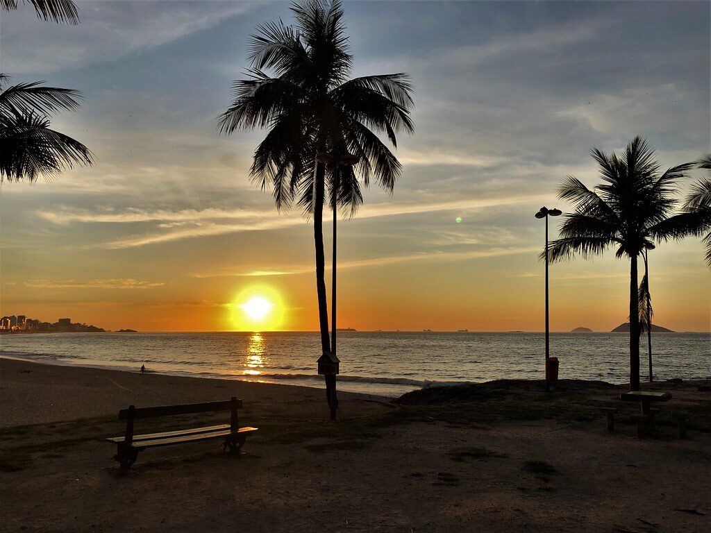 Pôr do sol tropical praia