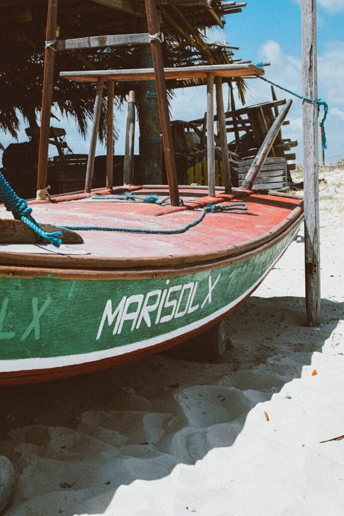 Barco de pesca Marisol na areia