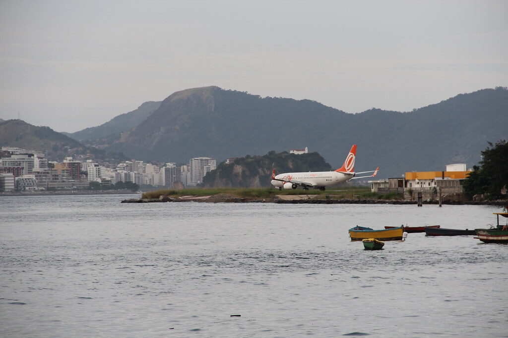 Avião GOL, montanhas, baía