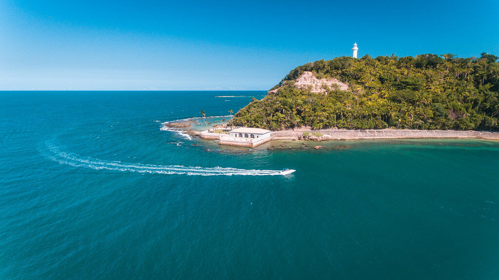 Farol, ilha, lancha, mar