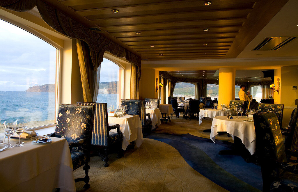 Restaurante luxuoso vista mar