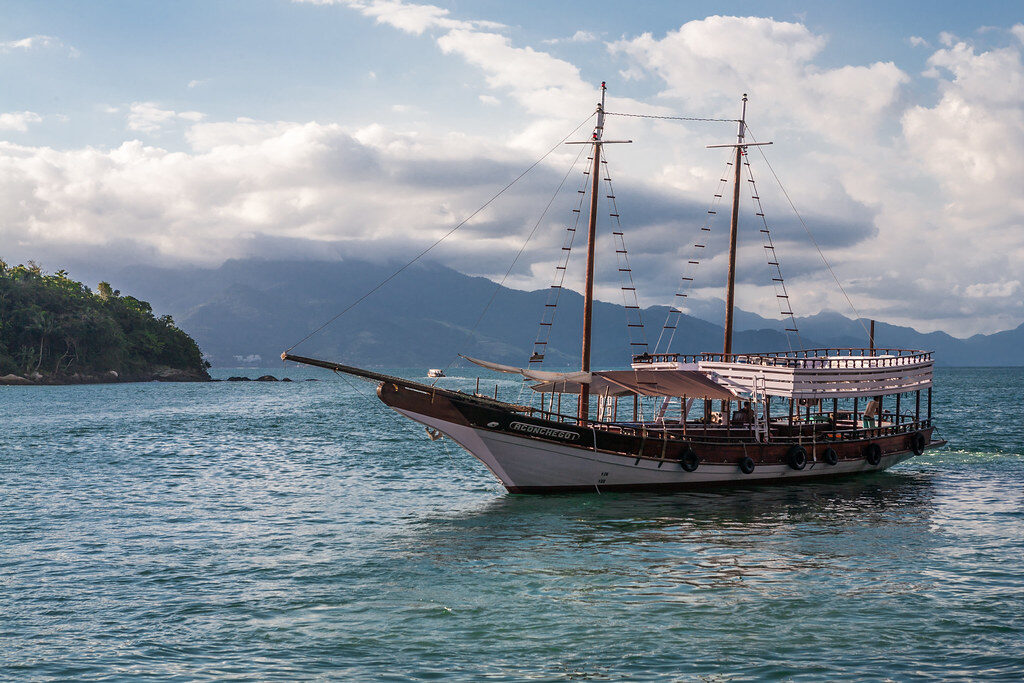 Barco Aconchego no oceano