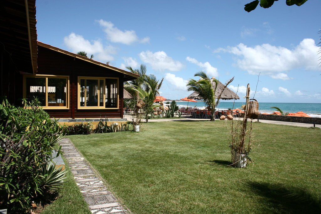 Resort tropical com vista mar