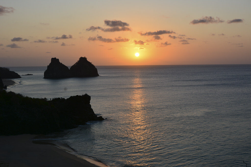 Pôr do sol sobre o mar